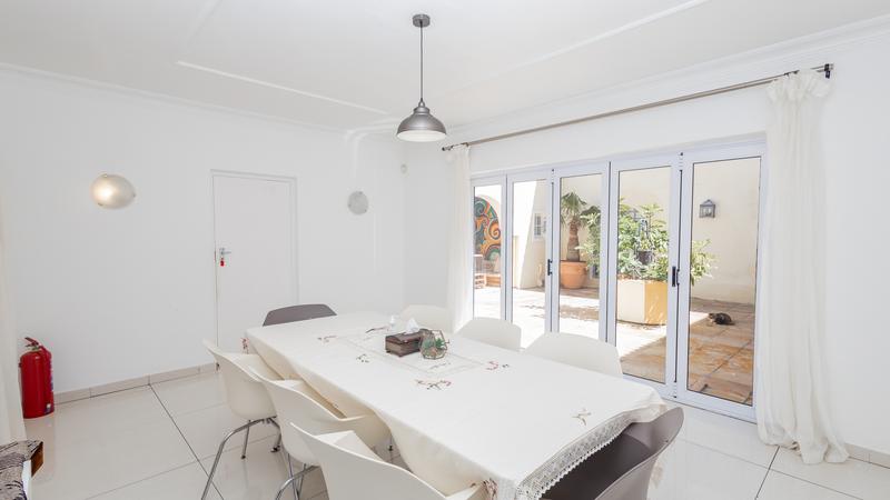 10 Bedroom Property for Sale in Constantia Western Cape